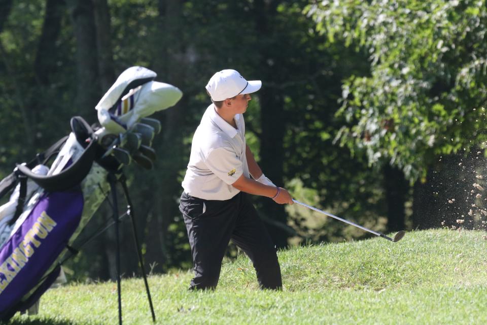 El estudiante de segundo año de Lexington, Jackson Durchik, tiene a los Minutemen en la búsqueda de un campeonato de la Conferencia Ohio Cardinal después de un día sólido durante la segunda ronda.