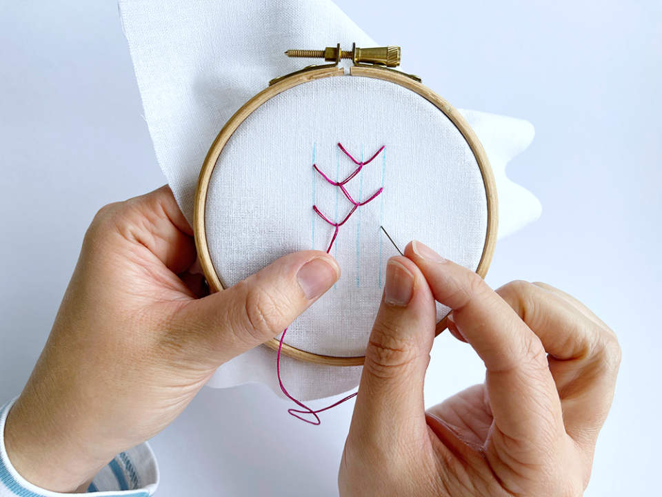 embroidery stitches feather stitch