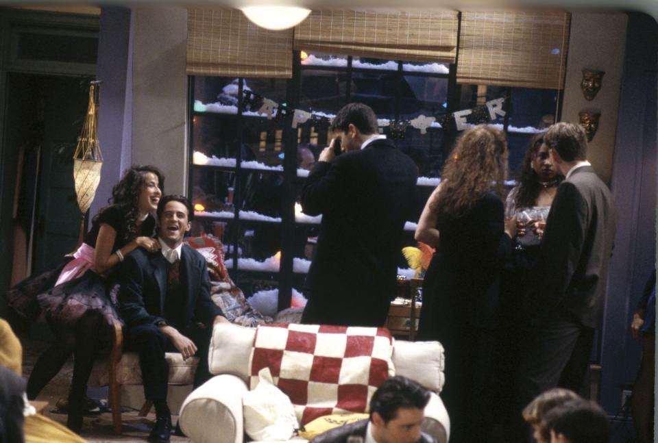 maggie wheeler as janice hosenstein, matthew perry as chandler bing