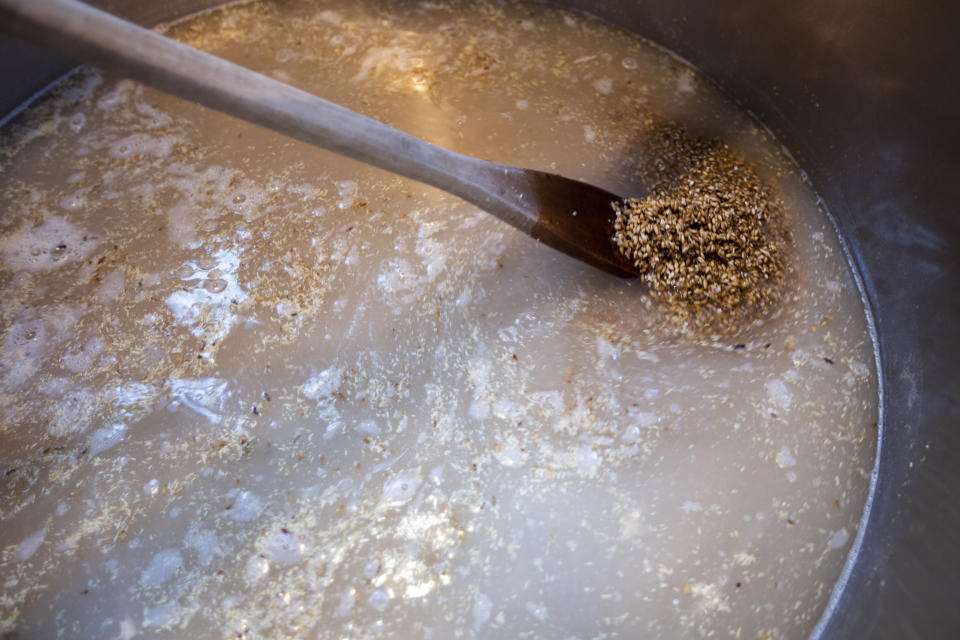 A través de la transformación por fermentación de materias primas o alimentos, se puede obtener una gran variedad de productos, texturas y sabores. (Foto: Getty)