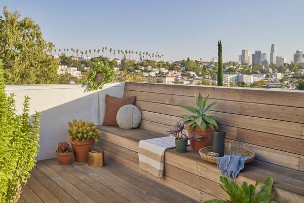 Fredrik designed a rooftop deck that offers 360-degree views, including east to Dodger Stadium and southeast to the Downtown L.A. skyline.