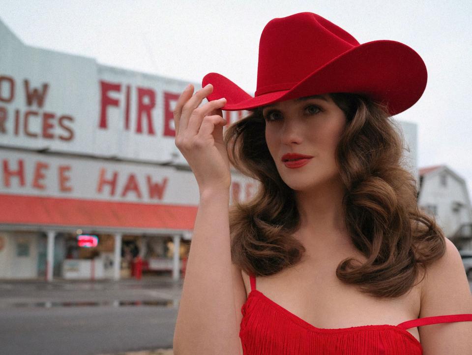 Lola Kirke's Elle King-produced EP "Country Curious" was released on Feb. 16.