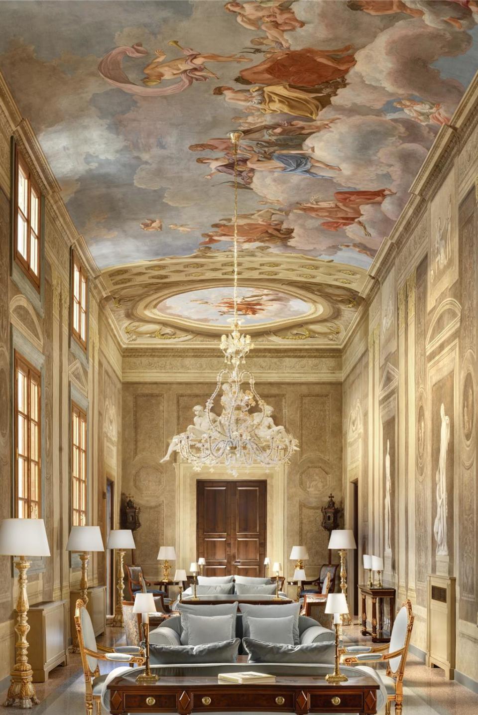 雲朗觀光旗下位於佛羅倫斯的「翡冷翠百花宮」，獲選為米其林指南二星鑰飯店。圖／雲朗觀光提供