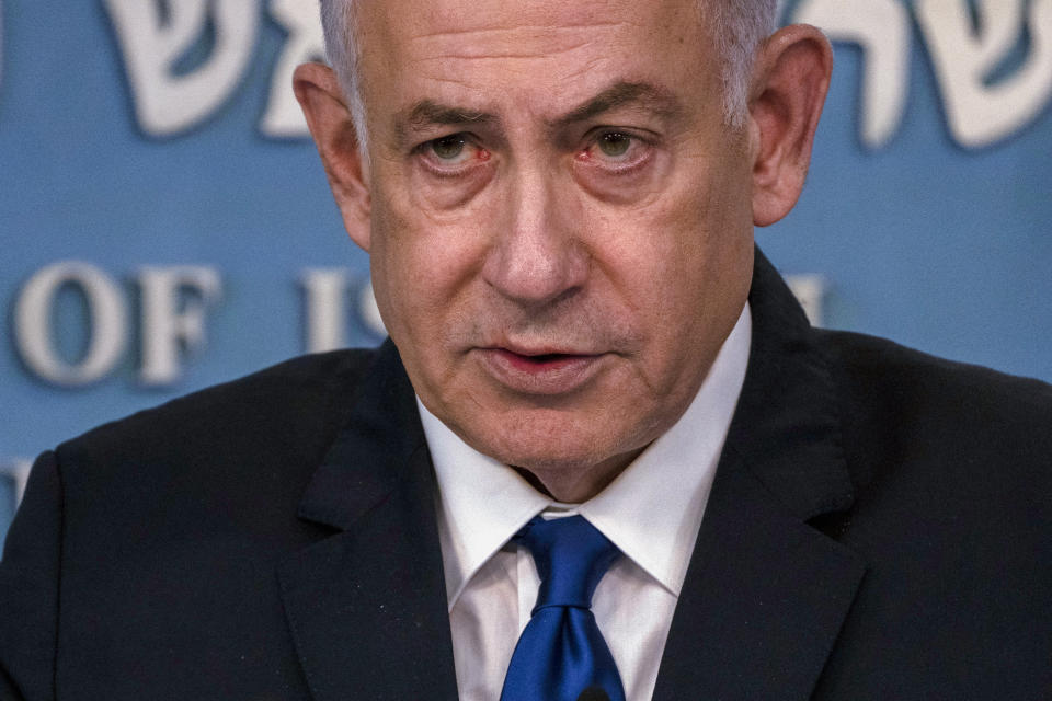 Benjamin Netanjahu wird vor einer Großoffensive in Rafah gewarnt (Bild: Leo Correa / POOL / AFP)