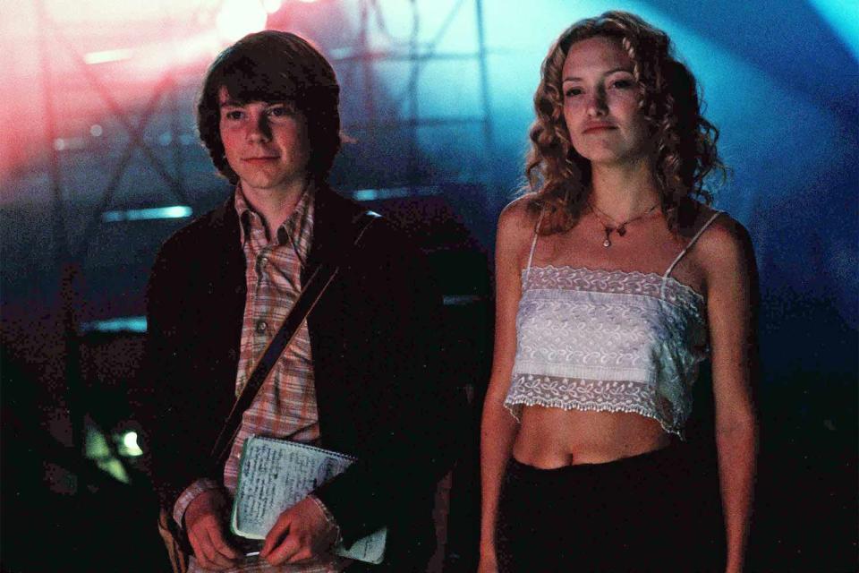 Editorial use only. No book cover usage. Mandatory Credit: Photo by Neal Preston/Dreamworks Llc/Kobal/Shutterstock (5881079f) Patrick Fugit, Kate Hudson Almost Famous - 2000 Director: Cameron Crowe Dreamworks Llc USA Scene Still Comedy/Drama Presque célèbre