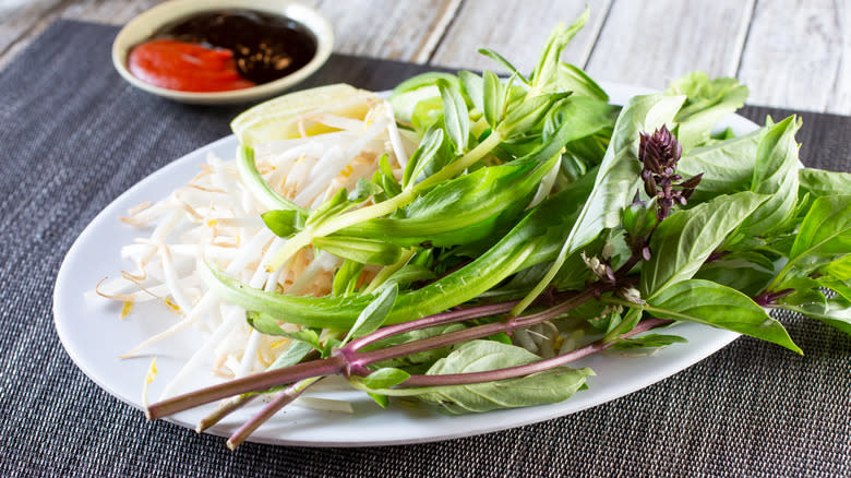 Thai basil and beansprouts