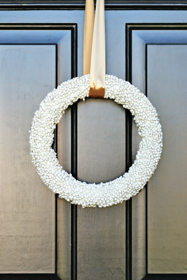 Make a Popcorn Kernel Wreath for Your Front Door