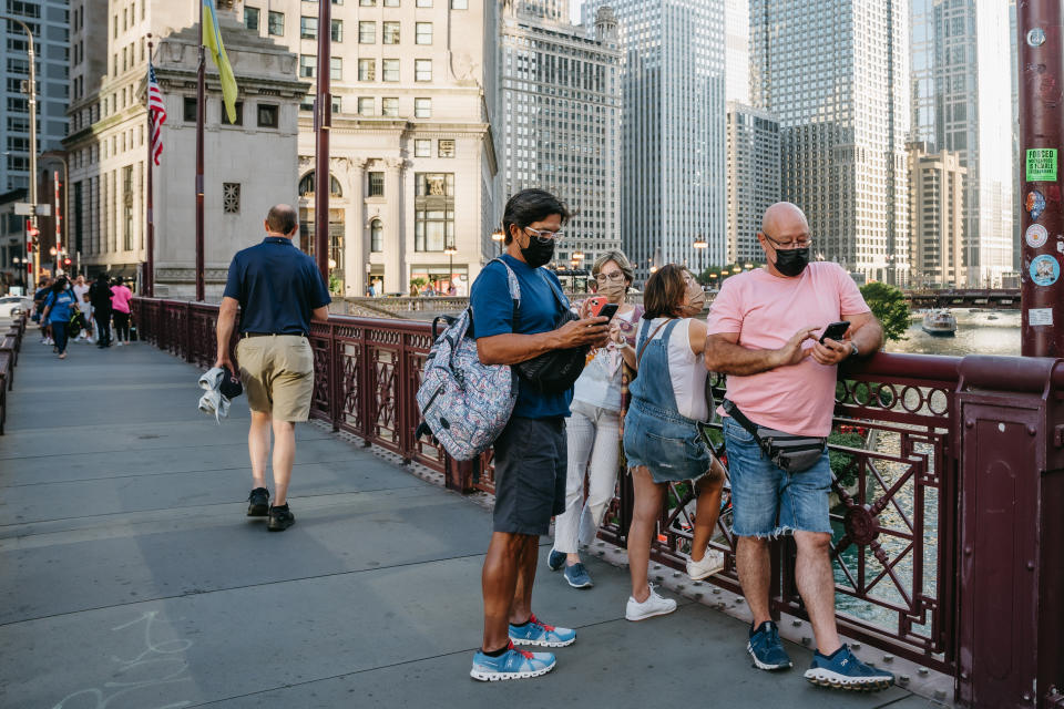 Peatones en el centro de Chicago, el 14 de julio de 2022. (Jamie Kelter Davis/The New York Times)
