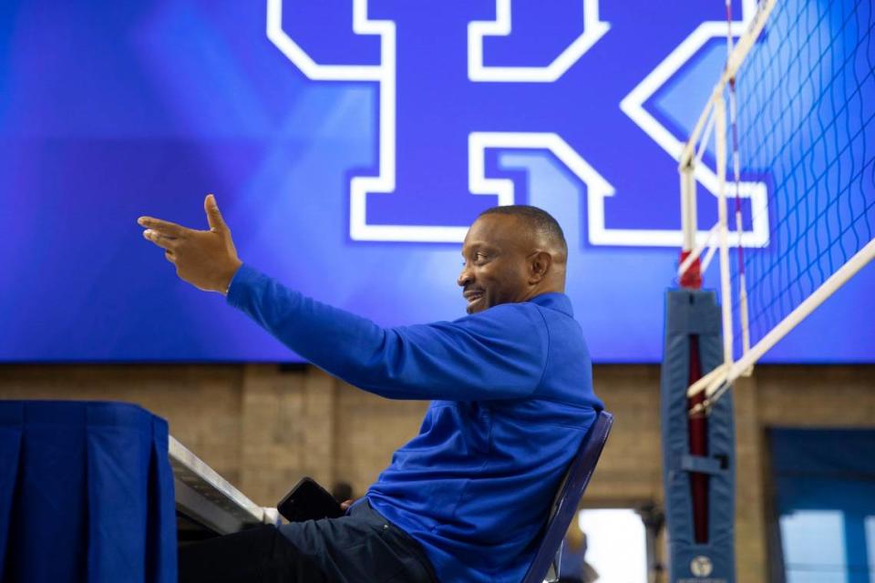 Kentucky men’s basketball coach Bruiser Flint will make $325,000 in base salary this season.