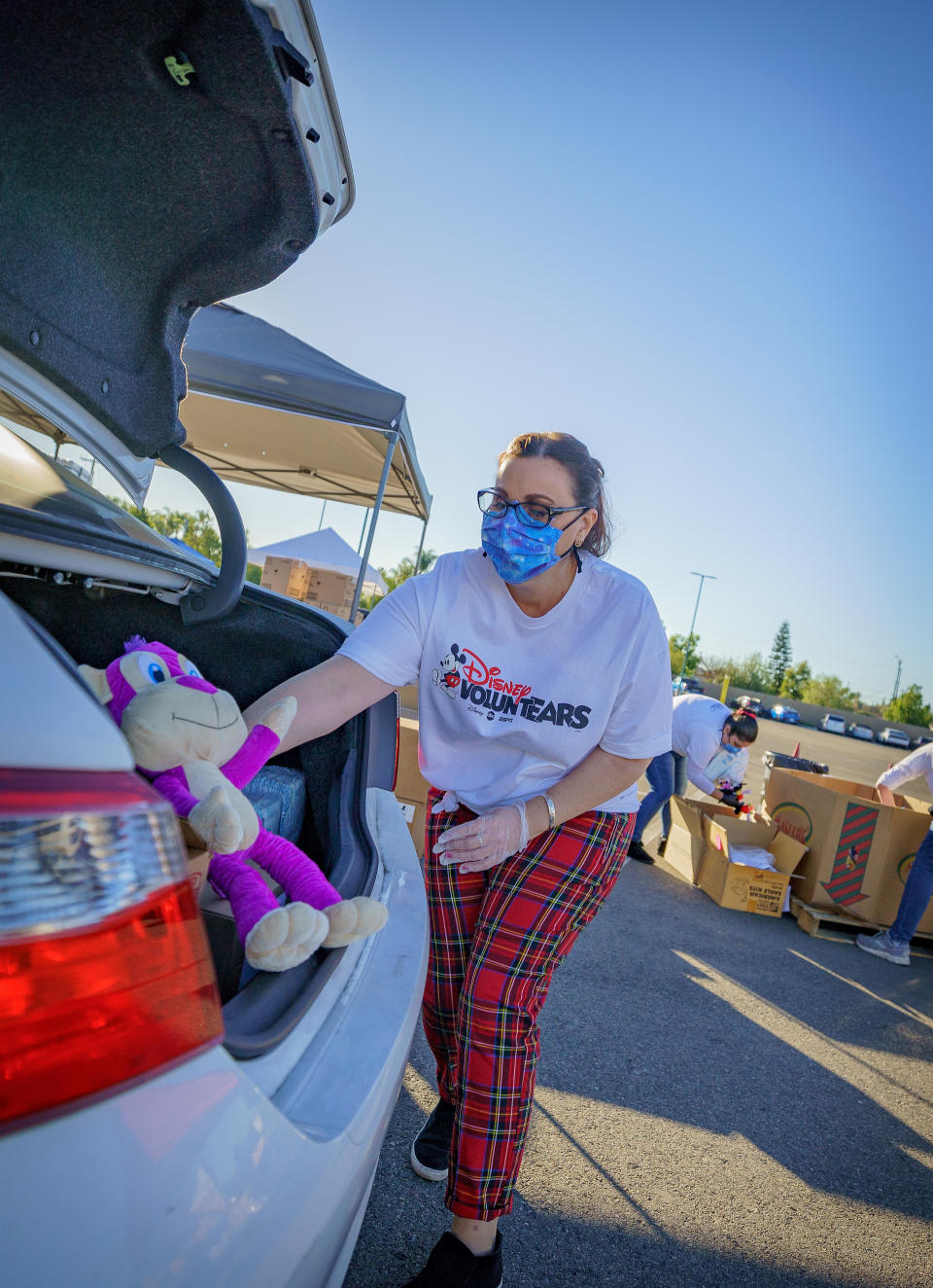 Disney VoluntEARS aided in a Power of One Food and Toy Drive this week.