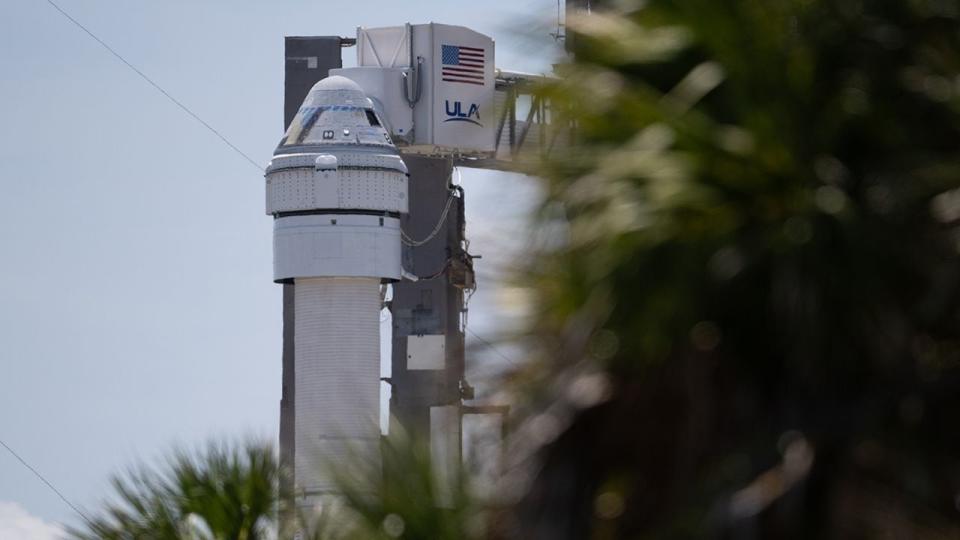 A United Launch Alliance Atlas V rocket with Boeing’s CST-100 Starliner spacecraft aboard is seen on the launch pad at Space Launch Complex 41 ahead of the NASA’s Boeing Crew Flight Test, Monday, June 3, 2024 at Cape Canaveral Space Force Station in Florida. NASA’s Boeing Crew Flight Test is the first launch with astronauts of the Boeing CFT-100 spacecraft and United Launch Alliance Atlas V rocket to the International Space Station as part of the agency’s Commercial Crew Program. The flight test, targeted for launch at 10:52 a.m. EDT on Wednesday, June 5, serves as an end-to-end demonstration of Boeing’s crew transportation system and will carry NASA astronauts Butch Wilmore and Suni Williams to and from the orbiting laboratory.