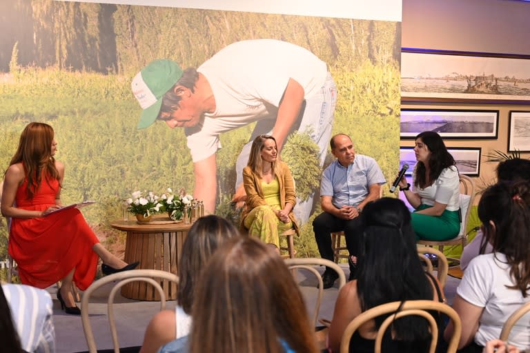 El evento fue conducido por Diana Zurco; disertaron Natalia Giraud, gerenta de Asuntos Corporativos de Unilever; Claudio Galmarini, director regional del INTA Mendoza, y Ana Hernández Hermida, Brand Manager Knorr Argentina