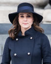 <p>Kate Middleton asistió junto al príncipe William a un servicio religioso en la Catedral de San Pablo, en Londres, y allí lució muy guapa en una gabardina azul de seis botones, con la que presumió de su quinto mes de embarazo/Getty Images </p>