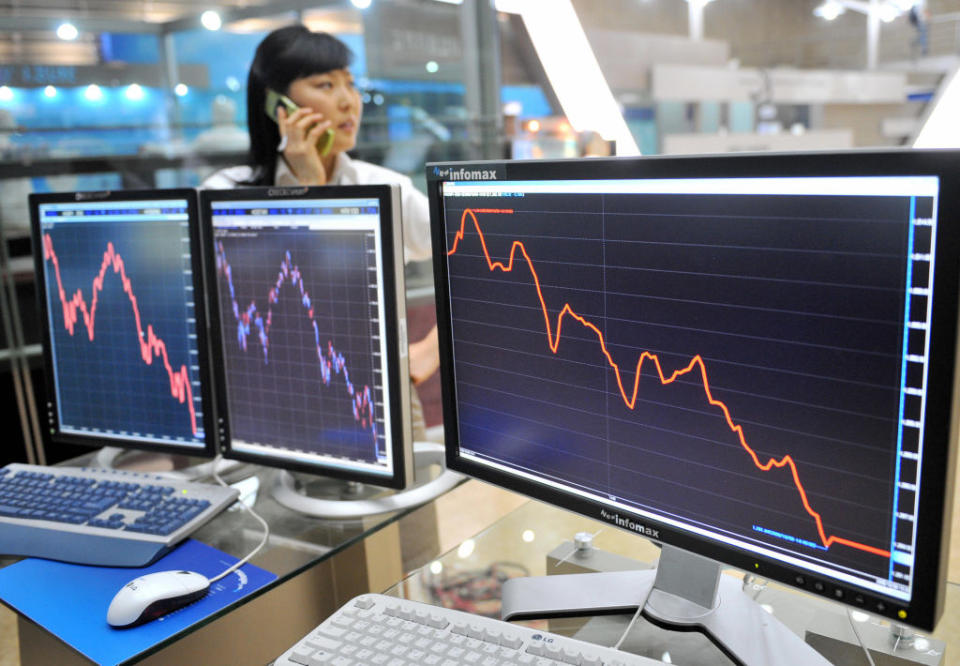 Börsenhandel am Computer  (Photo credit should read JUNG YEON-JE/AFP)