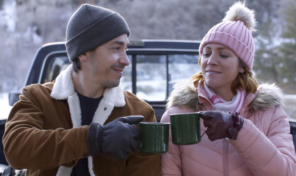 CHRISTMAS WITH THE CAMPBELLS - Official Trailer Justin Long and Brittany Snow