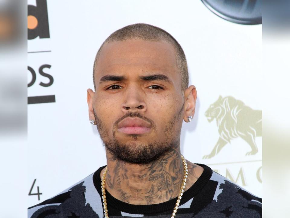 Chris Brown muss sich wohl vor Gericht verantworten. (Bild: Shutterstock.com/s_bukley)