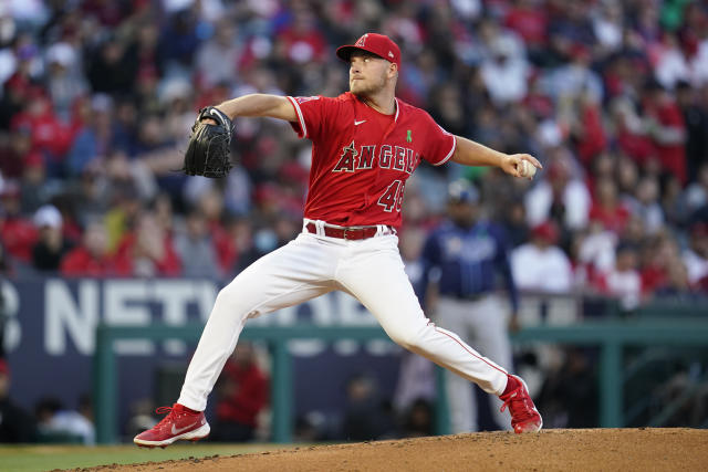 Angels lefty Reid Detmers has no-hitter thru 8 against Rays – KGET 17