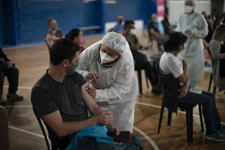 Uno de los objetivos del "pase sanitario" es incentivar la vacunación entre los bonaerenses