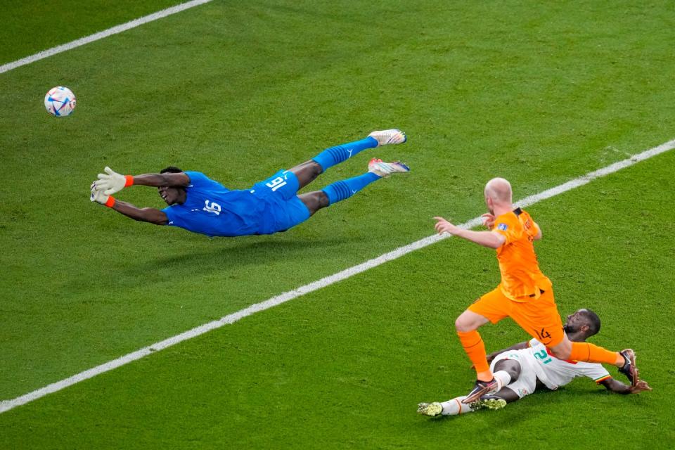 Davy Klaassen of the Netherlands scores his side second goal during the World Cup, group A football match between Senegal and Netherlands at the Al Thumama Stadium in Doha, Qatar, Monday, Nov. 21, 2022. (AP Photo/Thanassis Stavrakis)