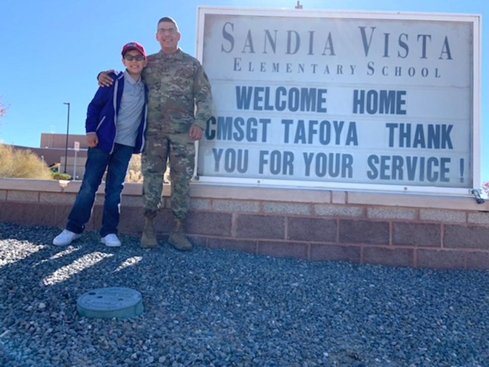 military dad surprises kid