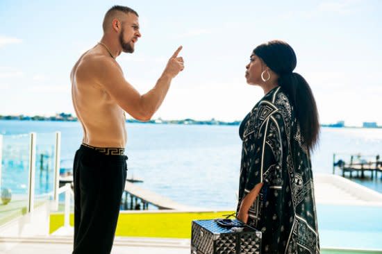 Jack Kesy as Roller and Niecy Nash as Desna in 'Claws' (Photo: TNT)