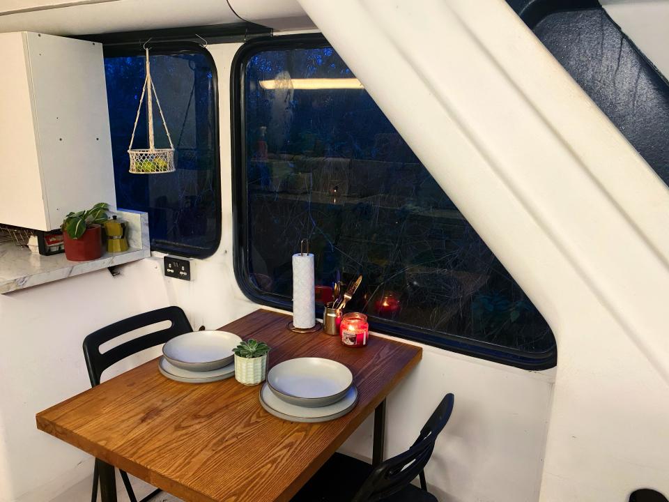 Doubledecker Home dining