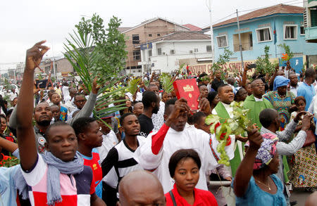 Demonstrators chant slogans during a protest organised by Catholic activists in Kinshasa, Democratic Republic of Congo January 21, 2018. REUTERS/Kenny Katombe