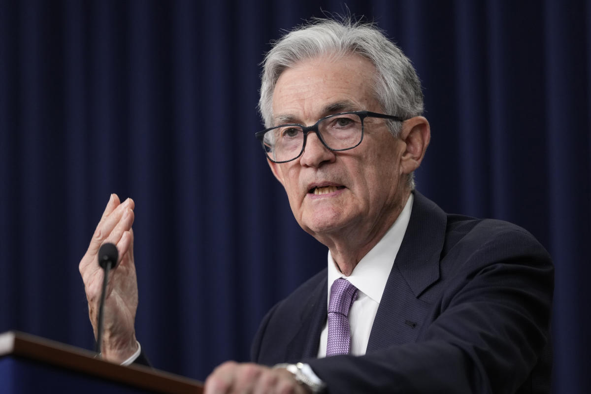 "Jerome Powell annuncia nuovi tagli ai tassi: cosa aspettarsi da Fed nei prossimi mesi"