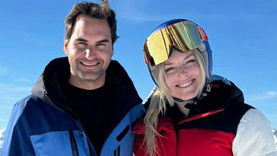 Roger Federer poses with Olympic champion Lindsey Vonn.