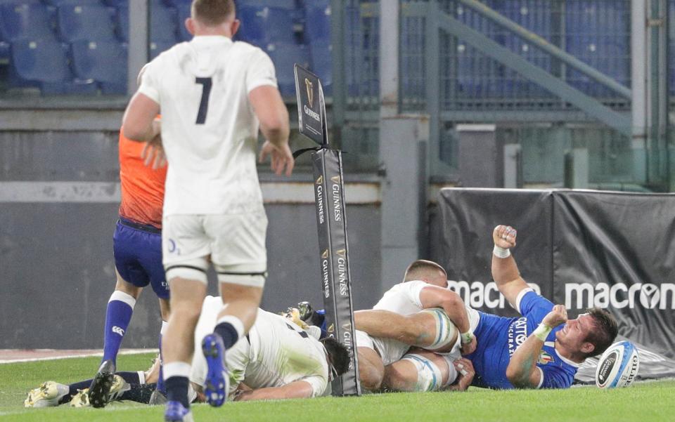 Jake Polledri scores a try for Italy - AP