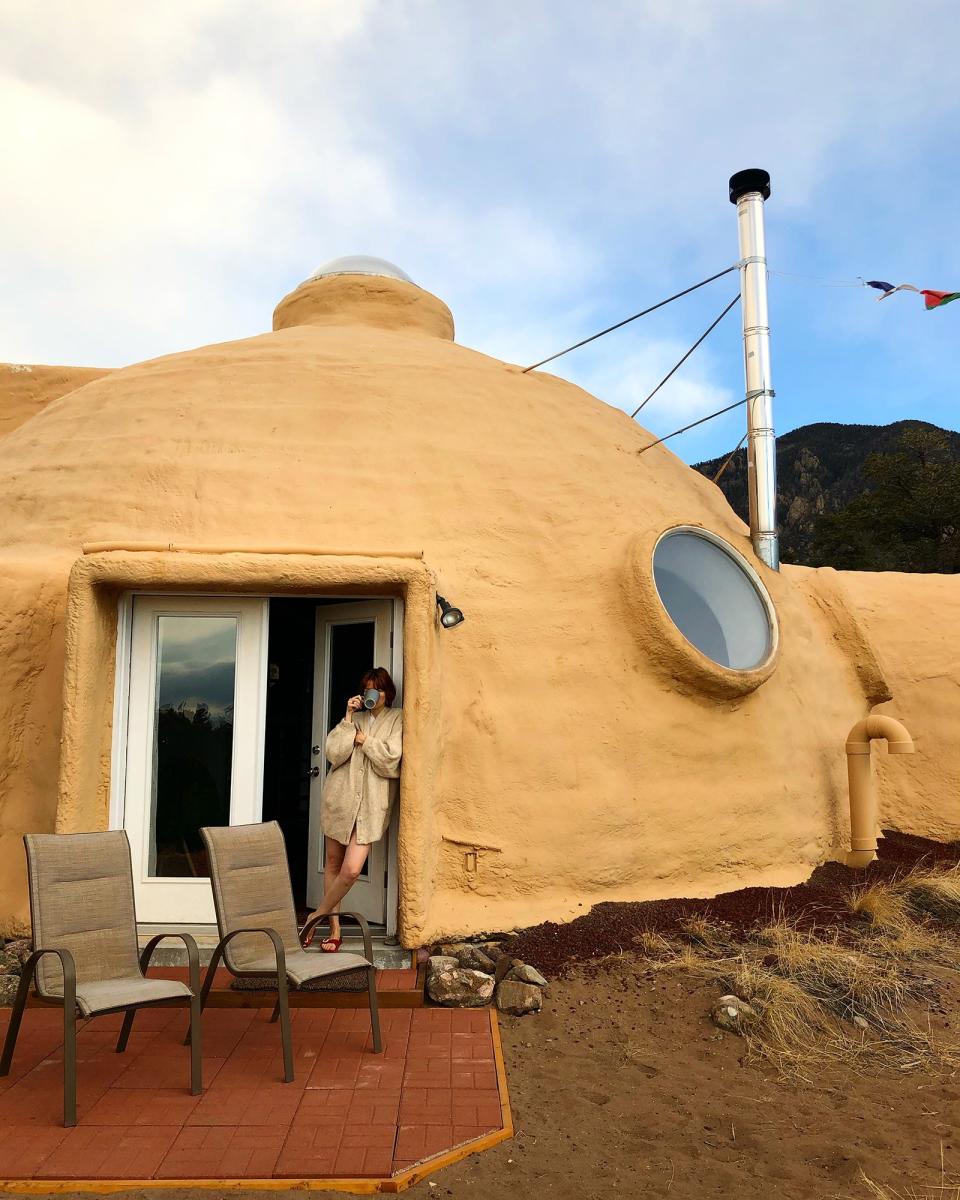 Woke up the first morning in Crestone, Colorado. Here I’m drinking my Golden Milk in this dome house at the foot of the mountain, with deers and bears as visitors.