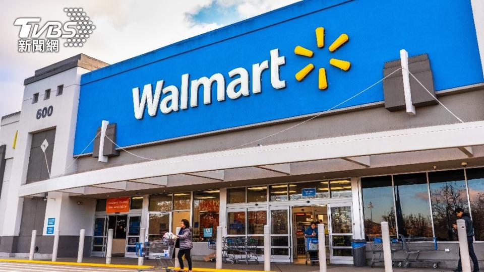 Walmart等企業因應消費模式改變調整經營策略，如調整設店地區、進行店面改裝。（圖／達志影像Shutterstock）