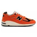 <p><a class="link " href="https://www.newbalance.co.uk/pd/made-in-usa-990v2/MR990V2-38855.html" rel="nofollow noopener" target="_blank" data-ylk="slk:SHOP;elm:context_link;itc:0;sec:content-canvas">SHOP</a></p><p>If thou must stunt for the ‘gram at a pumpkin patch this October, do so in a pair of these <a href="https://www.esquire.com/uk/style/g40610246/teddy-santis-new-balance-trainers/" rel="nofollow noopener" target="_blank" data-ylk="slk:Teddy Santis-designed;elm:context_link;itc:0;sec:content-canvas" class="link ">Teddy Santis-designed</a> 990v2s. </p><p>£200; <a href="https://www.newbalance.co.uk/pd/made-in-usa-990v2/MR990V2-38855.html" rel="nofollow noopener" target="_blank" data-ylk="slk:newbalance.co.uk;elm:context_link;itc:0;sec:content-canvas" class="link ">newbalance.co.uk</a></p>