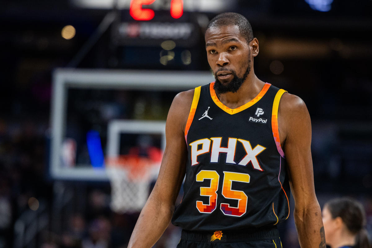 Kevin Durant finds peace in Suns' 'stability' after enduring seasons of  mini-controversies - Yahoo Sports