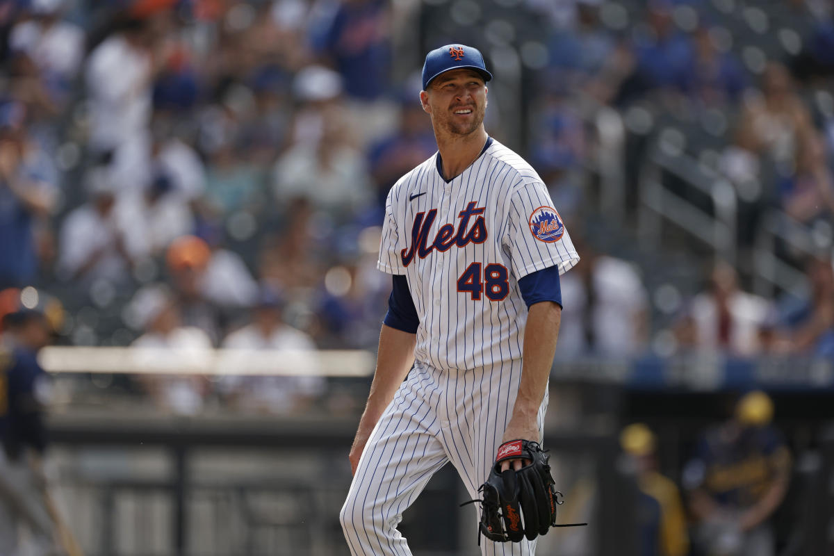 Mets injury update: Jacob deGrom to IL with forearm tightness