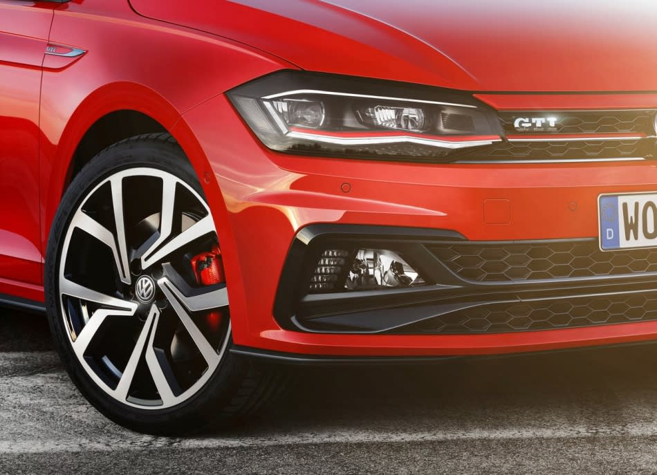 VW 全新六代 Polo 於德國登場，性能旗艦 GTI、Beats 特仕車同步現身！