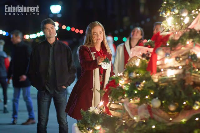 2023 Hallmark Media/Photographer: Steffan Hill Corey Sevier, Cindy Busby in 'Everything Christmas'