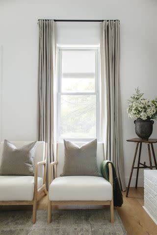 <p><a href="https://nadinestay.com/blog/how-i-turned-drop-cloths-into-curtains" data-component="link" data-source="inlineLink" data-type="externalLink" data-ordinal="1" rel="nofollow">Nadine Stay</a></p>