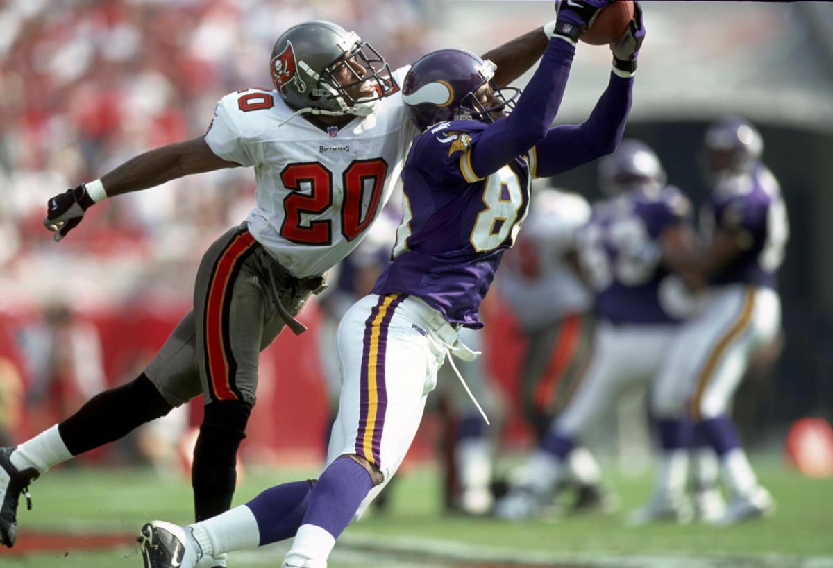 25 SKOL's of Christmas: Cris Carter catches number 1,000