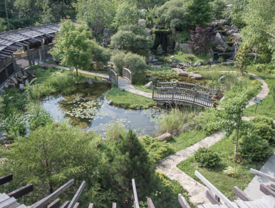 asian gardens outdoor at the house on the rock