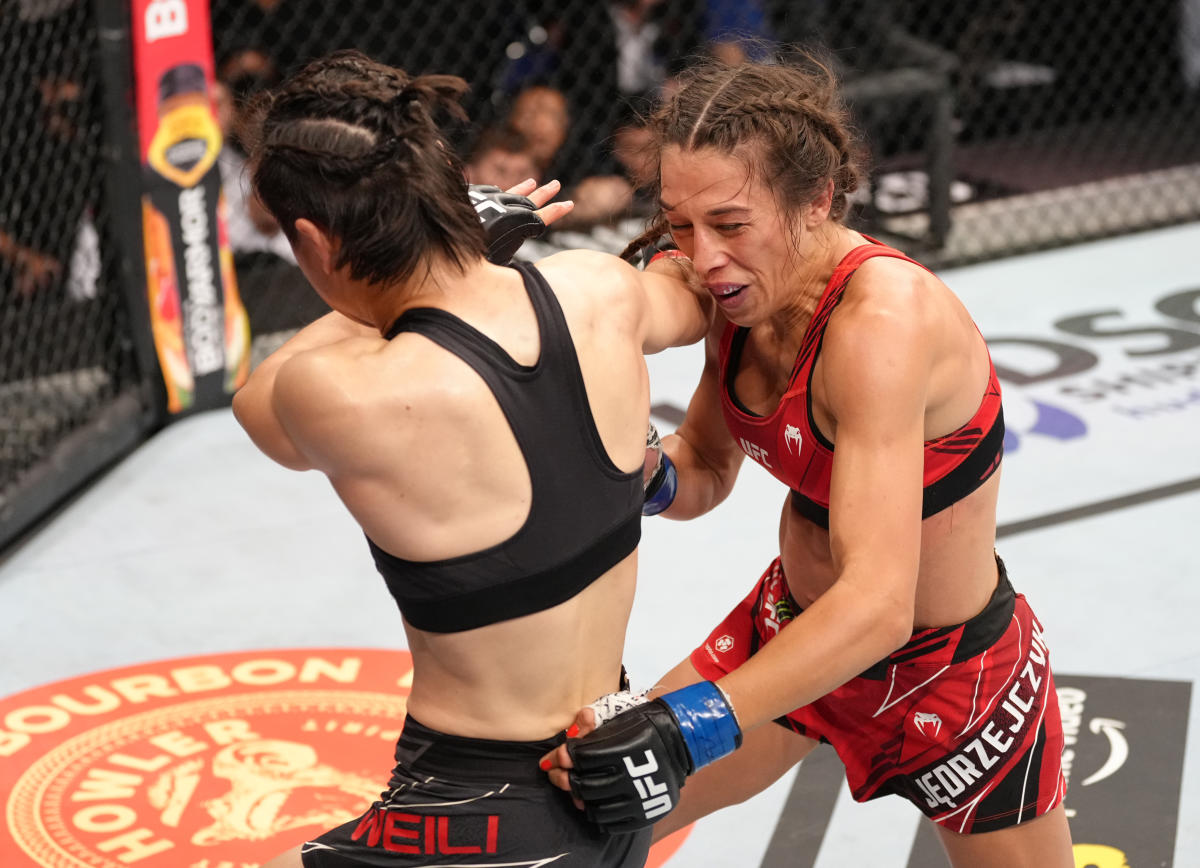Zhang Weili viciously knocks out Joanna Jedrzejczyk