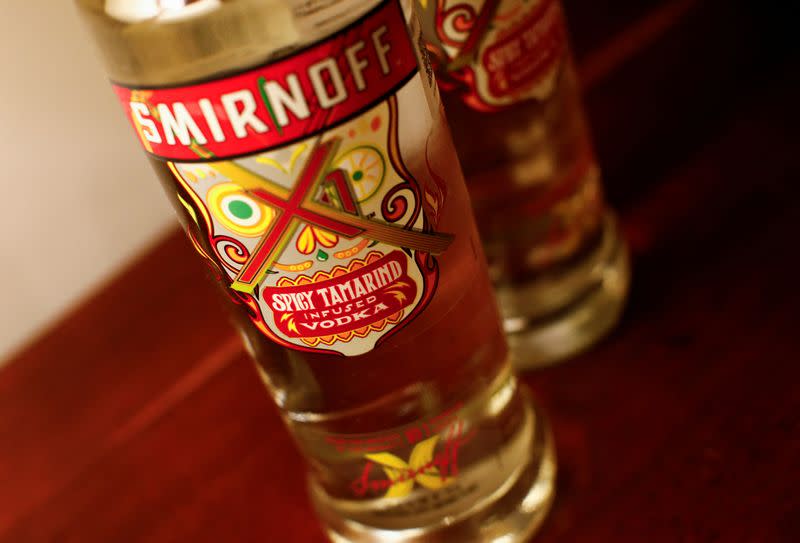Botellas de vodka Smirnoff Spicy Tamarind, en Ciudad de México