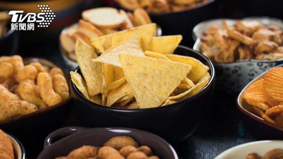 挑CP值高的零食就能在解饞的同時補充部分營養需求。（示意圖／Shutterstock達志影像）