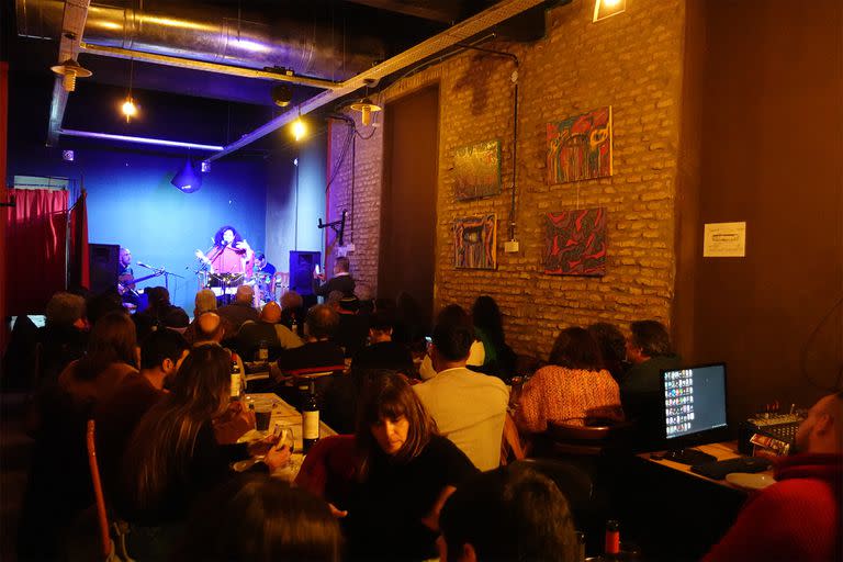 La noche de las peñas, una regreso a la música del interior que pervive en Buenos Aires
