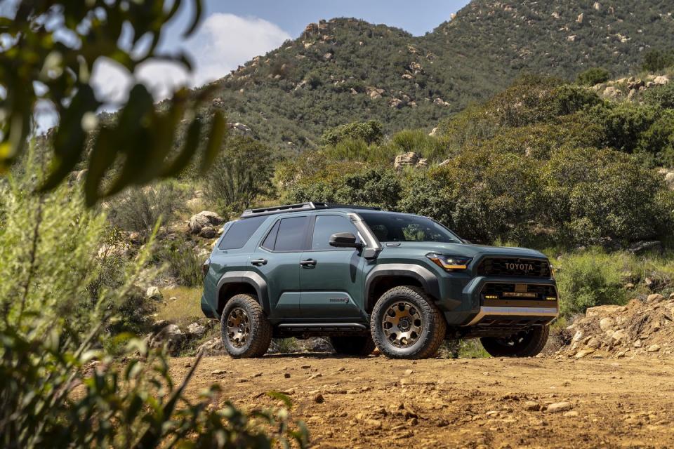 2025 toyota 4runner trailhunter