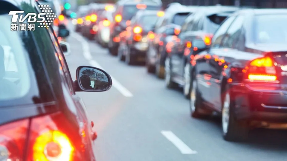 全台各地出現塞車潮。（示意圖／Shutterstock 達志影像）