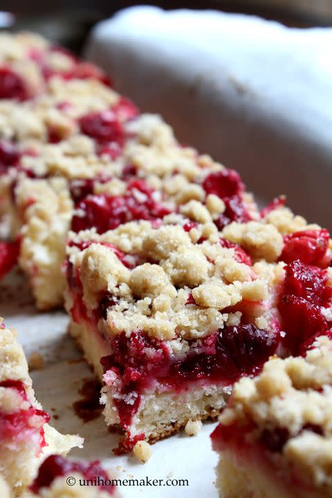 Cranberry-Apple Crumb Cake