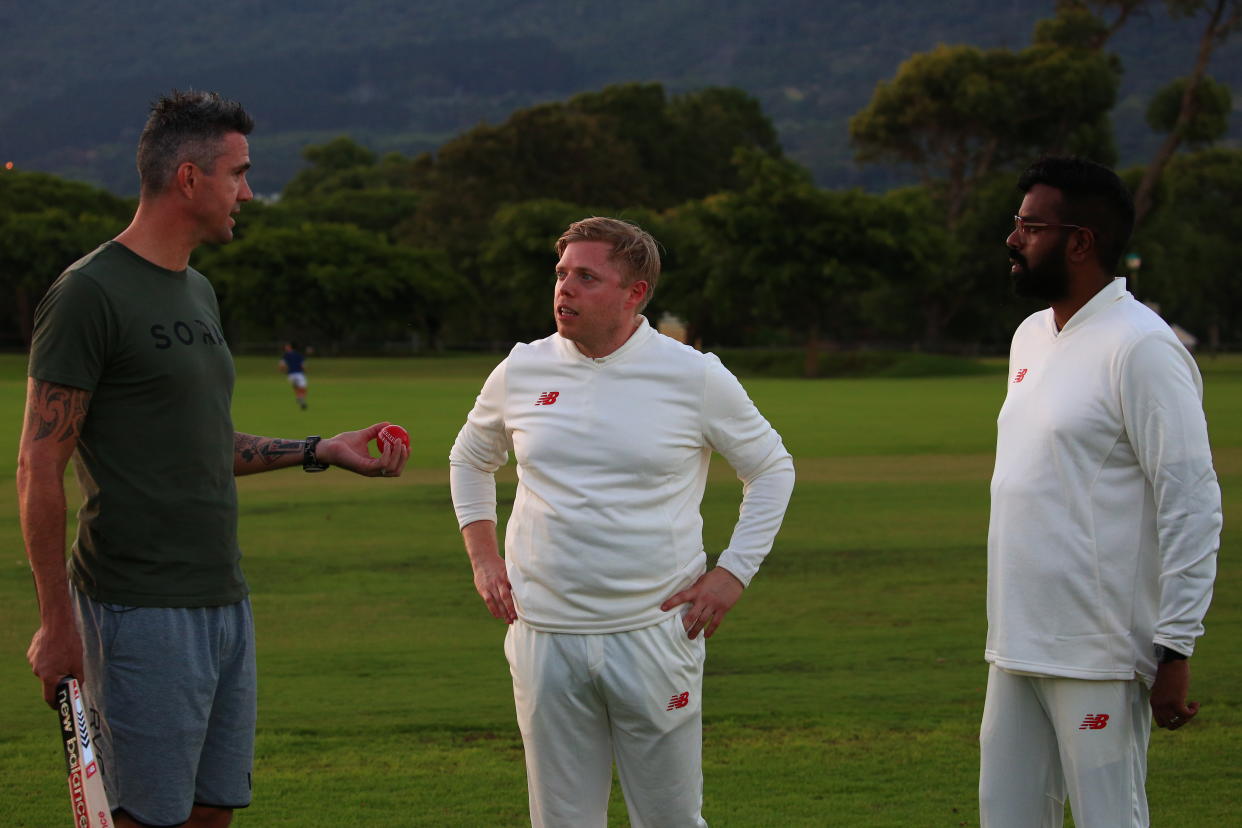 Kevin Pietersen, Rob Beckett and Romesh Ranganathan in Rob and Romesh Vs (Sky)