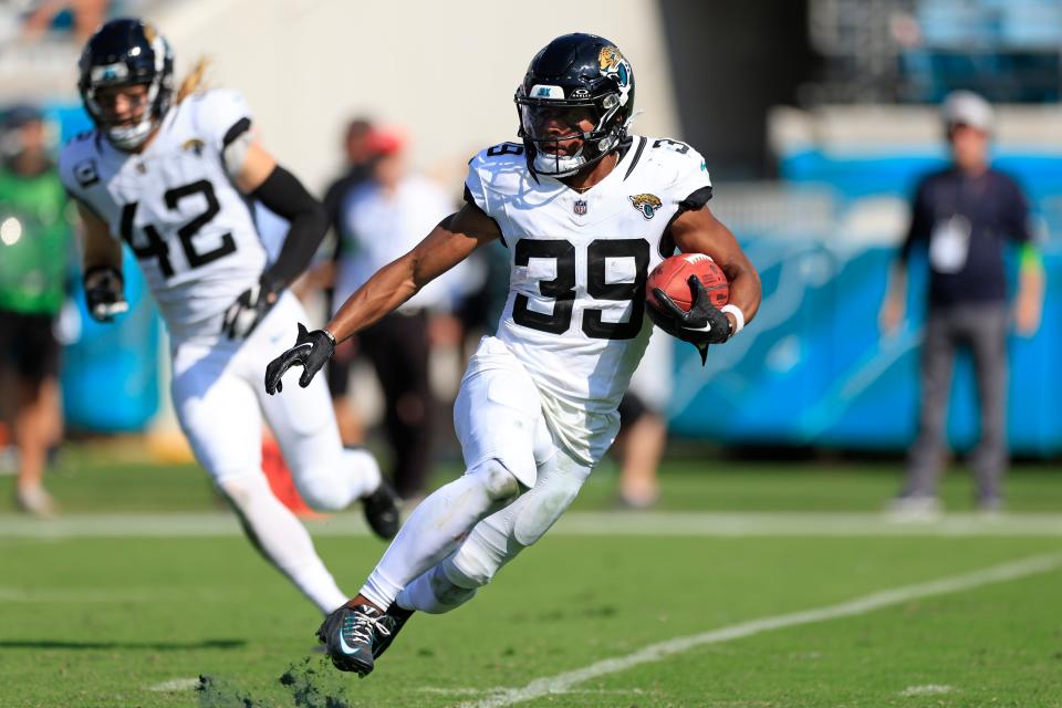 Jacksonville Jaguars wide receiver Jamal Agnew (39) rushes for yards during the fourth quarter of an NFL football matchup Sunday, Sept. 24, 2023 at EverBank Stadium in Jacksonville, Fla. The Houston Texans defeated the Jacksonville Jaguars 37-17. [Corey Perrine/Florida Times-Union]