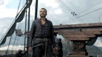 <p>Euron Greyjoy spots something in the sky. </p>